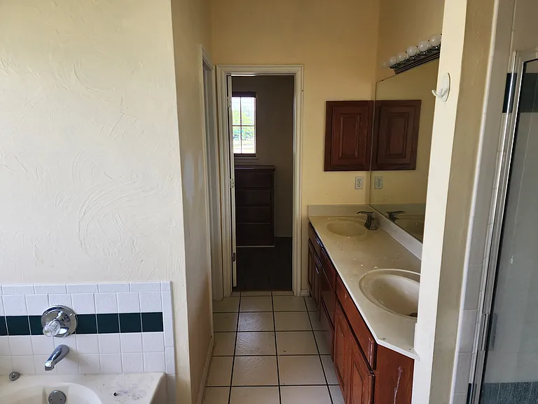 1700 Hemingway Dr — Photo 13