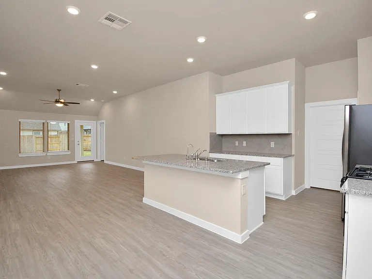 2734 San Bernard Dr — Photo 9