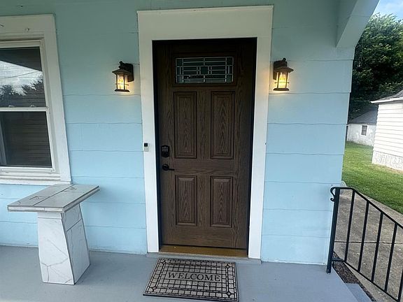 3rd image of 7565 Ross Ave