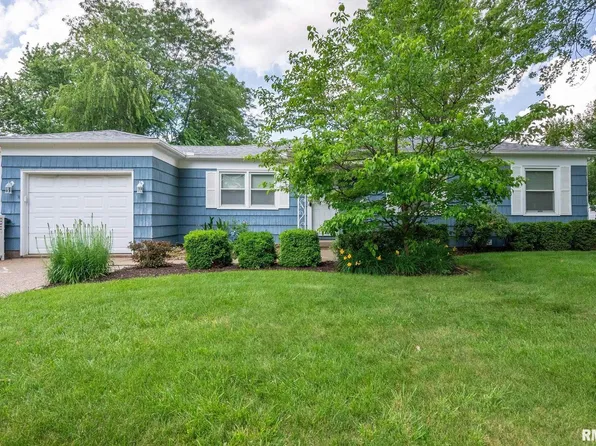 2549 30th Avenue Ct, Moline, IL 61265