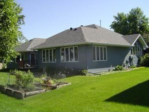 4th image of 2615 River Dr N