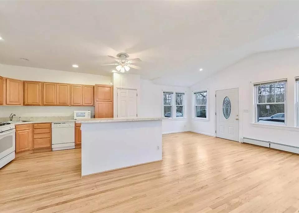1st image of 1879 Bedford Ave
