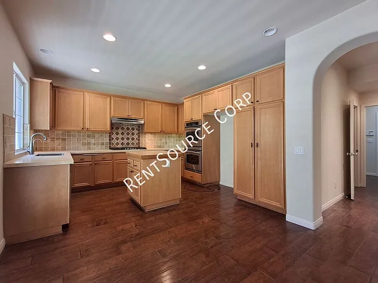 24310 Las Palmas St — Photo 11