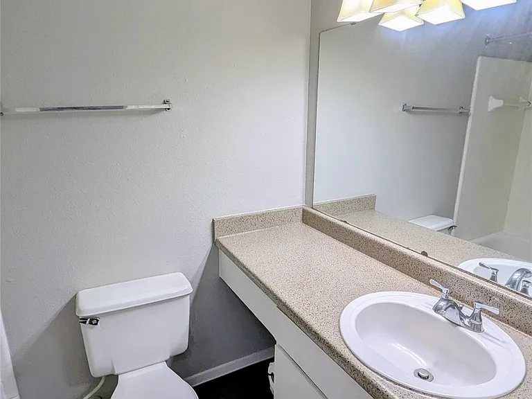 7661 Fallbrook Dr #7661 — Photo 10