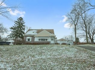 2144 Sloan St N, Maplewood, MN 55117