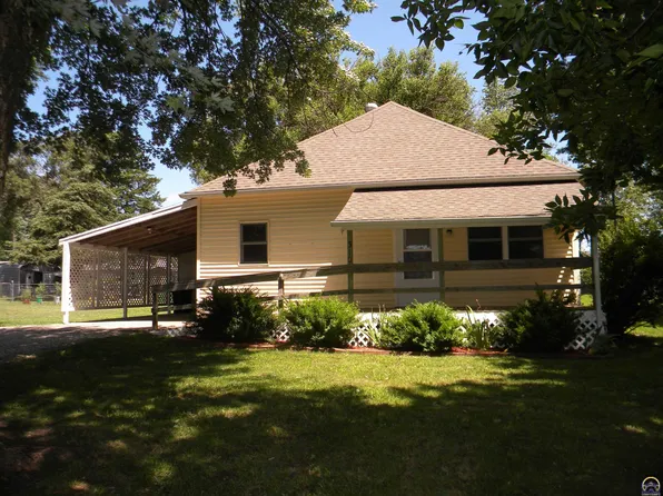 310 E 4th St, Lebo, KS 66856