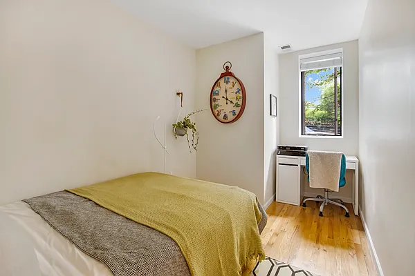 Sold by Compass | media 6