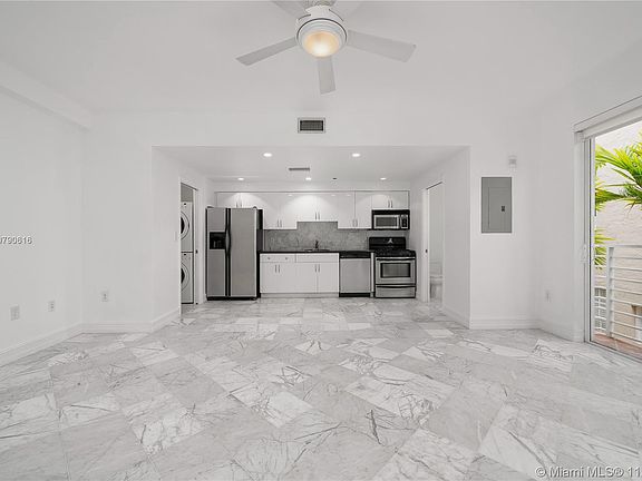 5th image of 836 Pennsylvania Ave #D