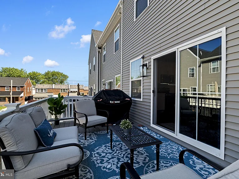 428 Hurst St — Photo 18