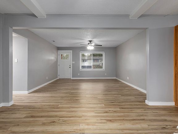 5th image of 1842 W 27th Ter