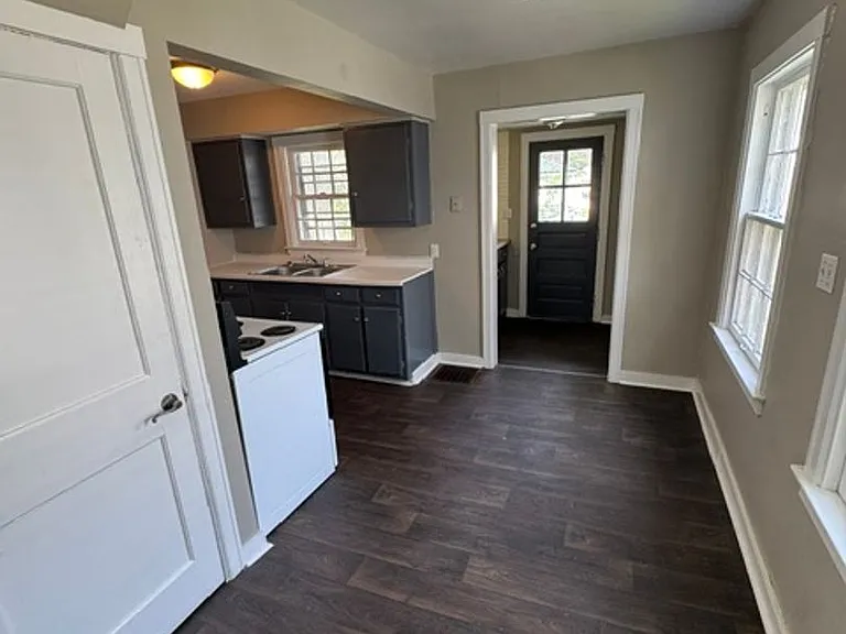 4506 Gaywood Dr — Photo 3
