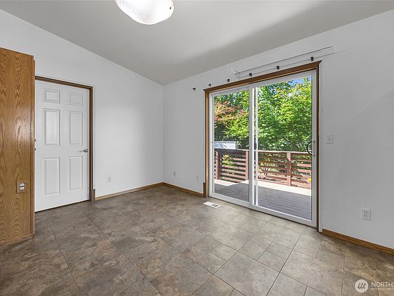 4th image of 2415 255th Street NW
