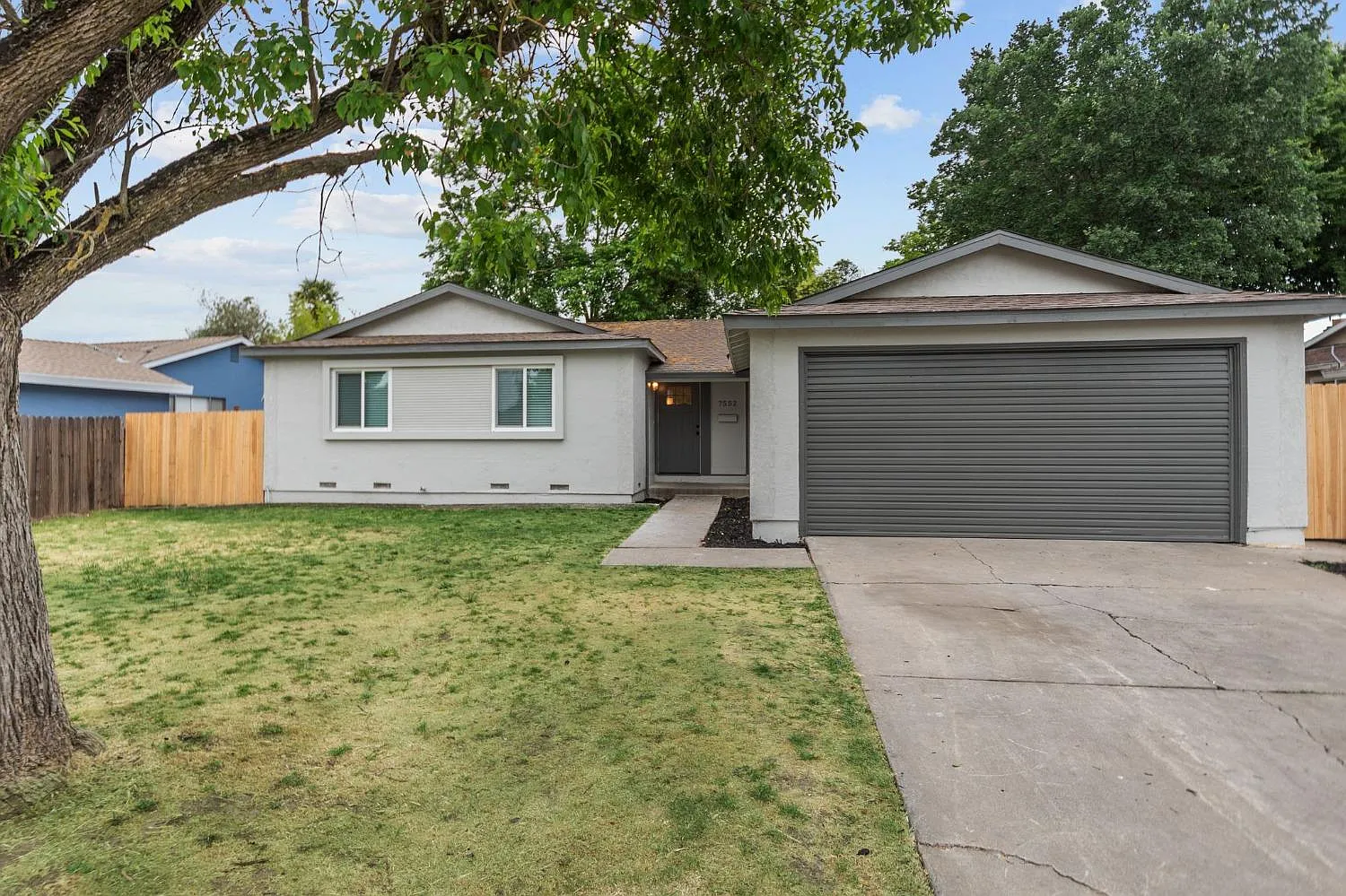 7552 Ashwood Way photo 1