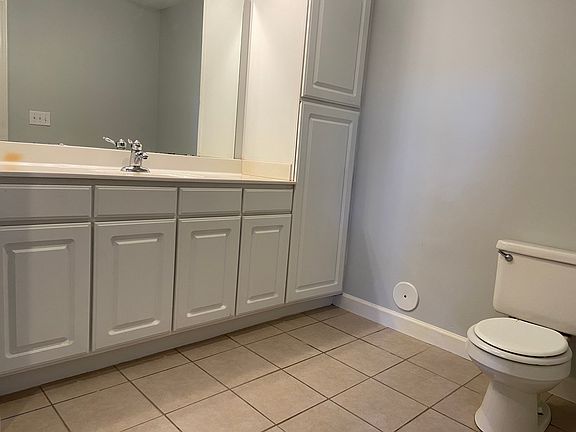 5th image of 2801 Bloomfield Ln Unit 103