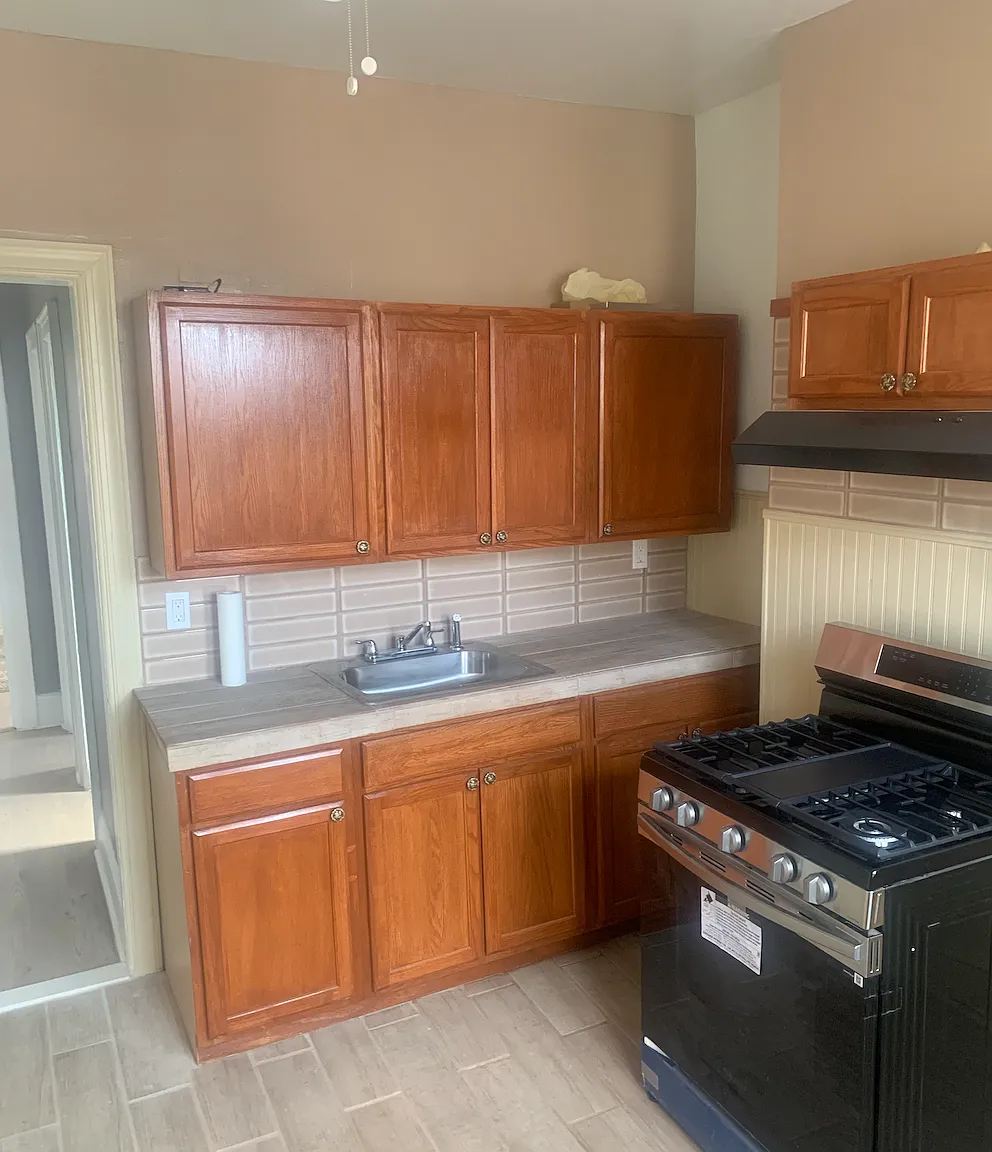 3 bed, 900 sqft, $2,500 — Photo 1