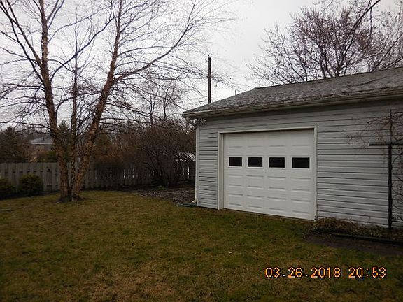 3rd image of 3724 Amherst Dr