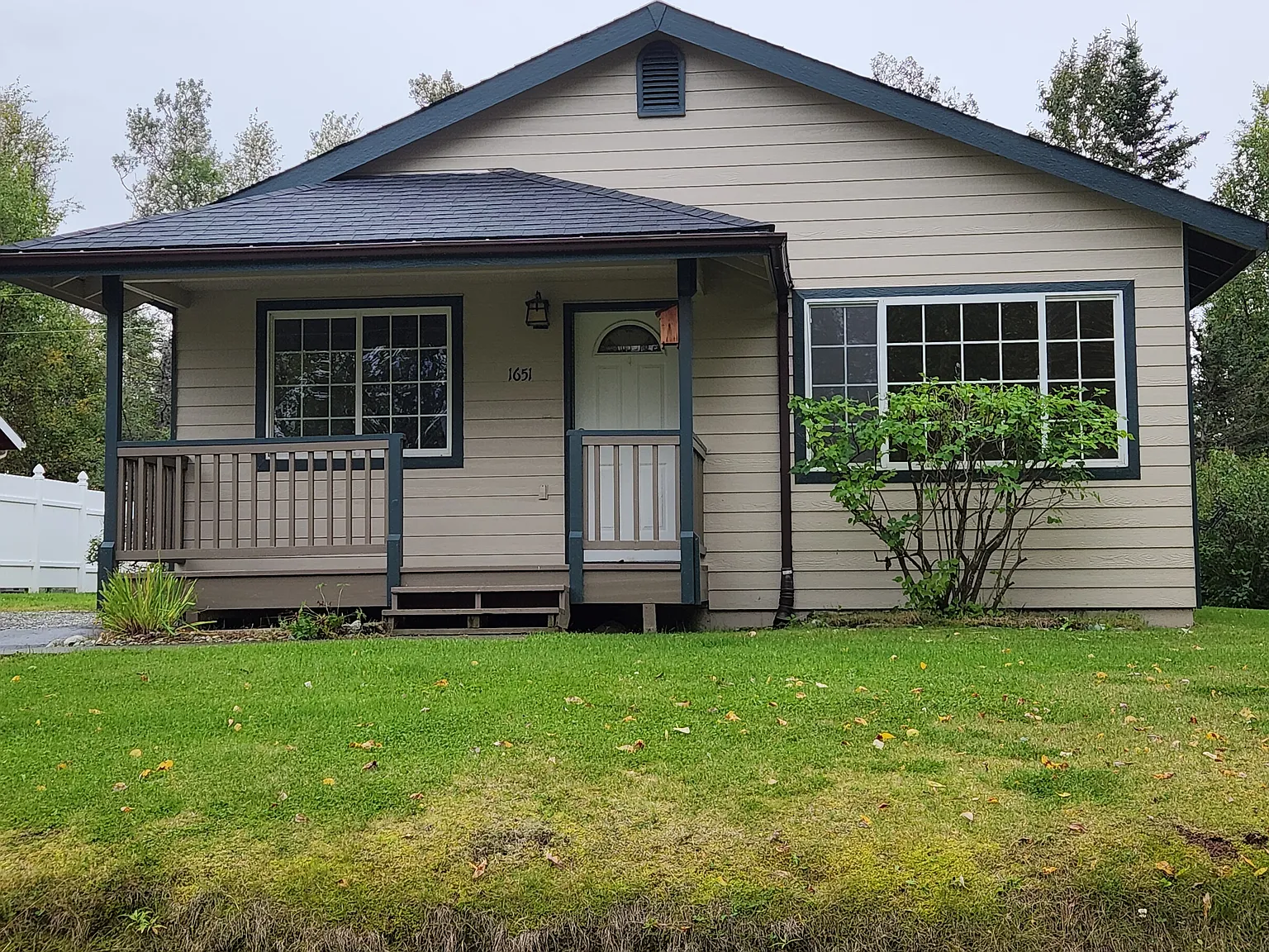 3 bed, 1100 sqft, $1,995 — Photo 1