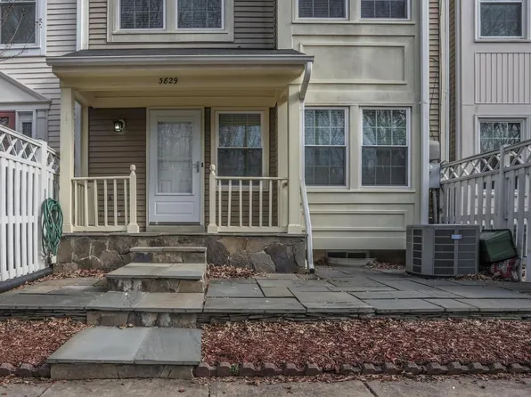 3829 Salemway Ct, Woodbridge, VA 22192