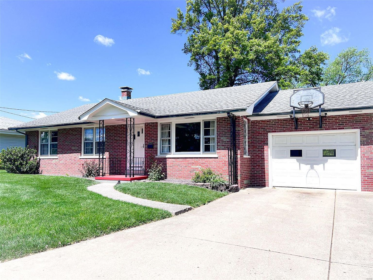 1213 E C St, Belleville, IL 62221 Zillow