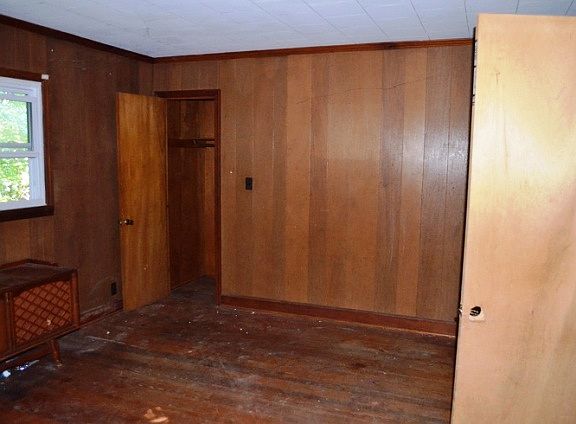 4th image of 421 Sydney Ln