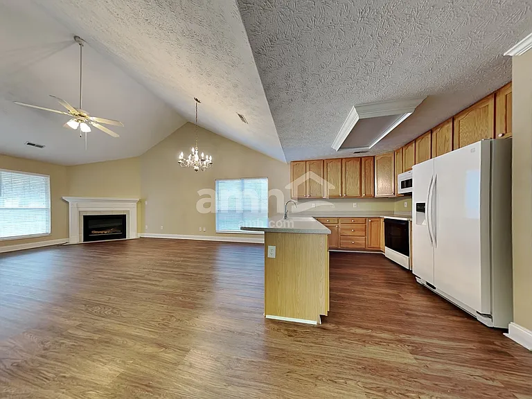 8401 Lesley Marie Ln — Photo 3