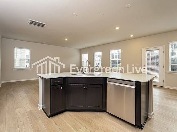 3rd image of 810 Pear Blossom Ct