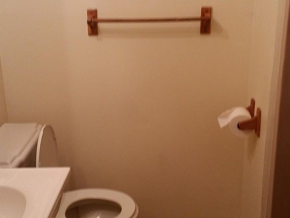 Master bedroom bathroom