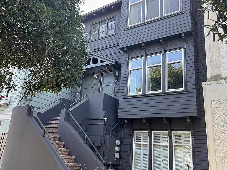 1537 Lake St — Photo 1