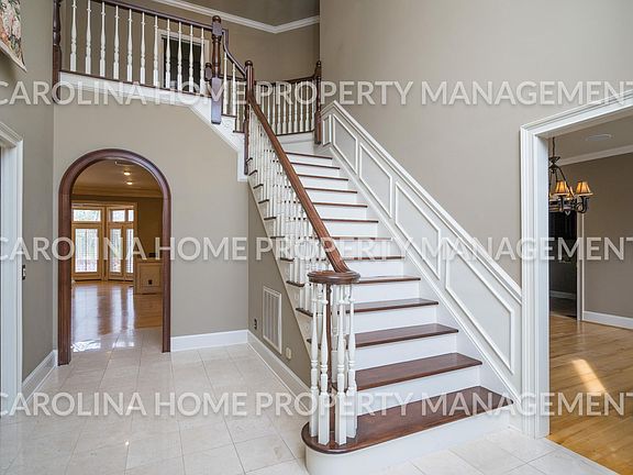 5th image of 4321 Satterwythe Ln