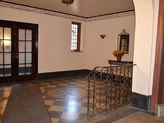 5th image of 196 Pinehurst Ave APT 4I