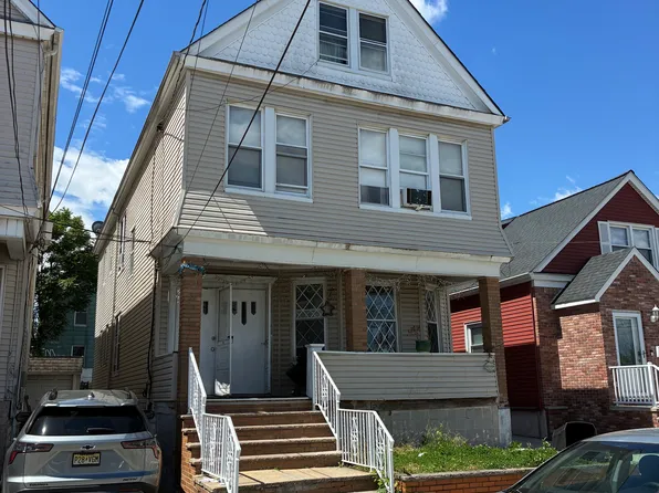 176 W 10th St Floor 1, Bayonne, NJ 07002
