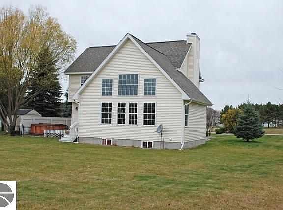 3rd image of 5837 Village Dr