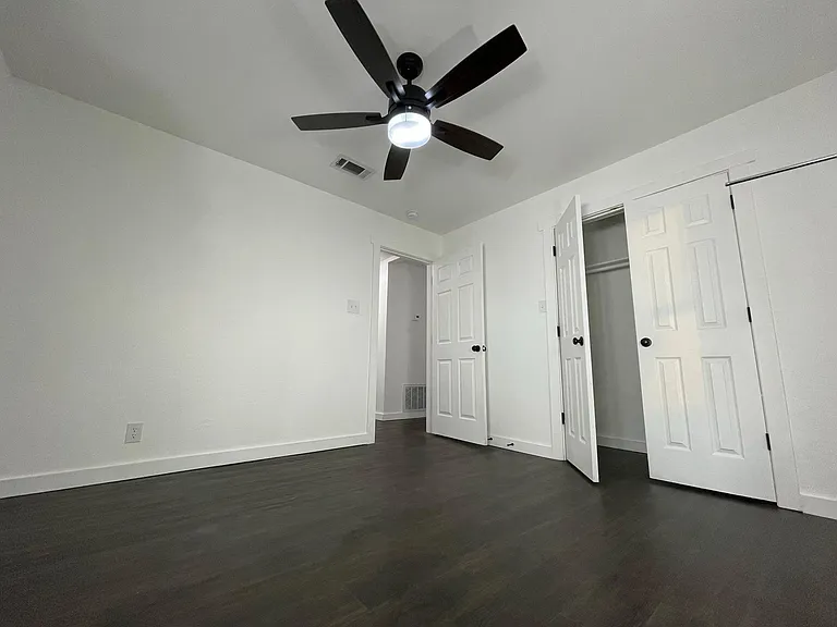 813 E Florida St #813 — Photo 8