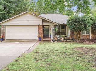 710 S Lakehoma Dr, Mustang, OK 73064