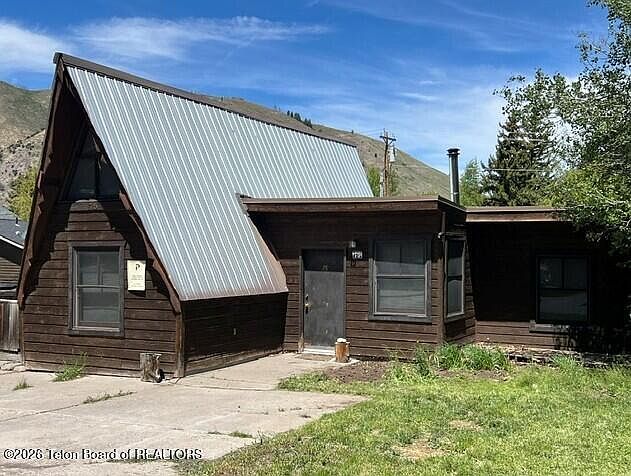 1st image of 75 W Aspen Dr