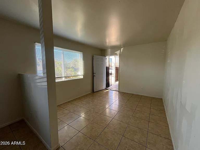 1321 W Vogel Ave #5 — Photo 3