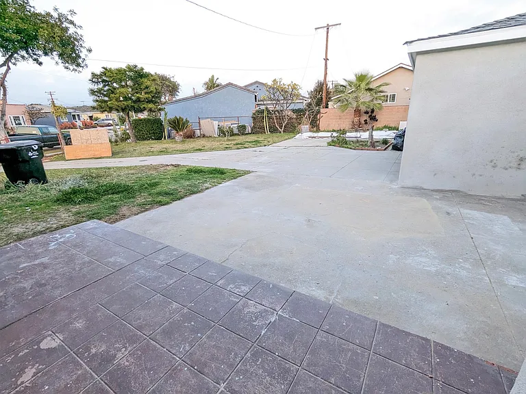 1835 W Colegrove Ave — Photo 29