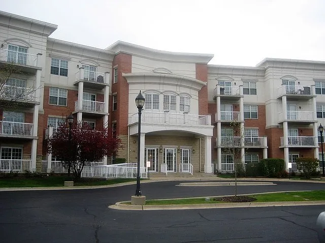 601 W Rand Rd APT 315 photo 1