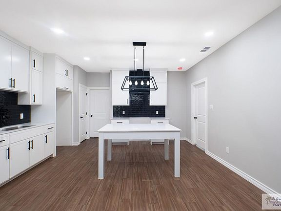 3rd image of 6955 Montebello Cir