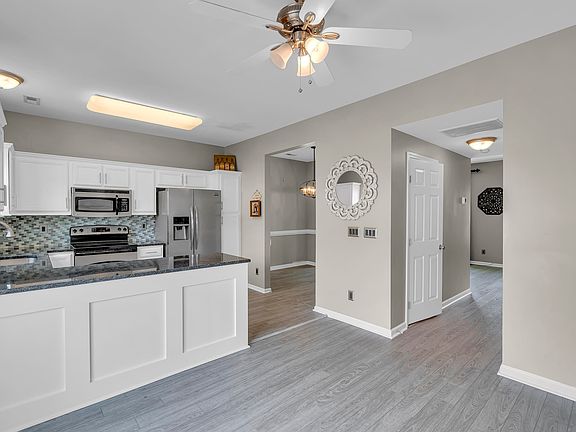 5th image of 503 Canewood Pl