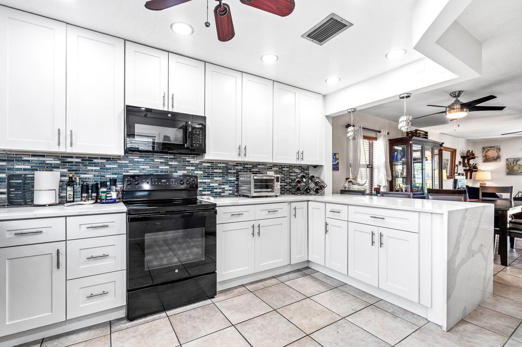 3250 NE 12th Street #1, photo 6