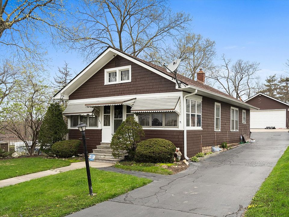 107 E State St, North Aurora, IL 60542 Zillow