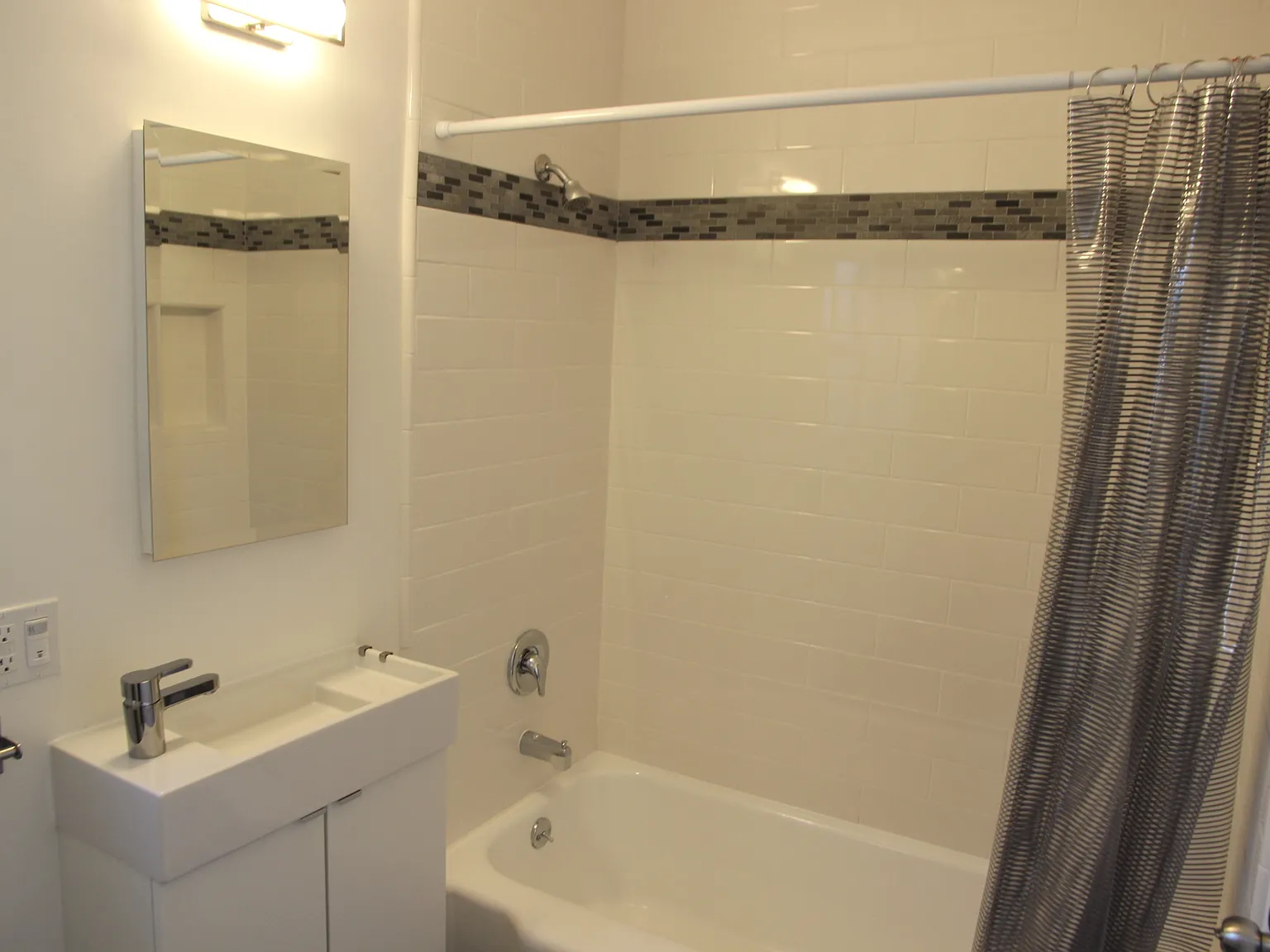 1 bed, 602 sqft, $2,900 — Photo 4