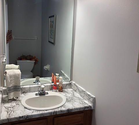1/2 Bath