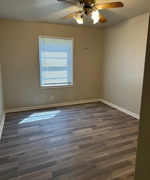 1109 Redbud St — Photo 6