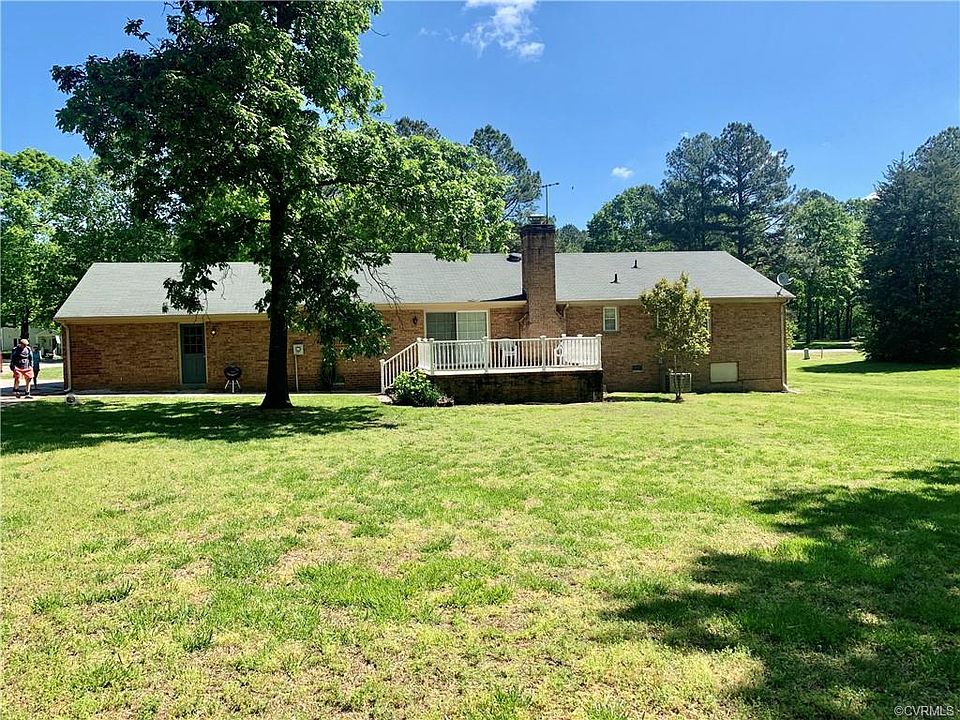 2nd image of 18601 Lakewood Dr