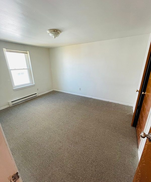 2nd image of 1004 Little Bay Ave #H