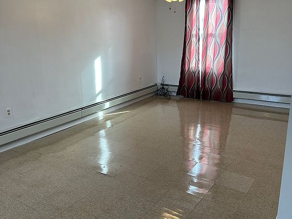 3rd image of 302 Coal St