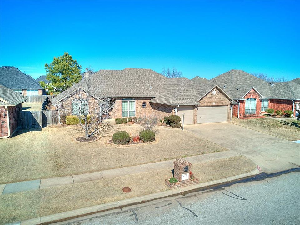 1st image of 317 Thornebrook Dr