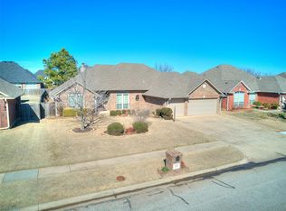 317 Thornebrook Dr, Norman, OK 73069